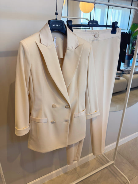 Kostým Satinel Butter