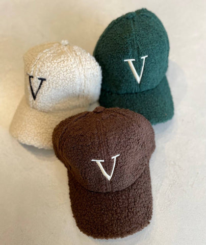 Zimná šiltovka V More colors