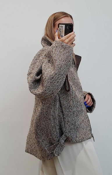 Bunda Noelle Beige – bočný pohľad a oversize strih