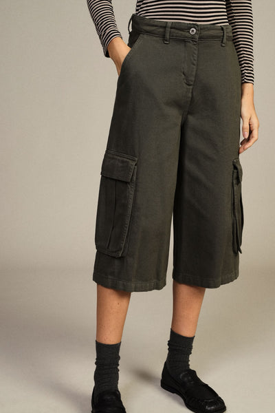 Olivovozelené dámske cargo bermudy Dixie – Miracolo Fashion