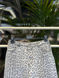 Rifle Leo Grey Vicolo – detail pásu a animal printu