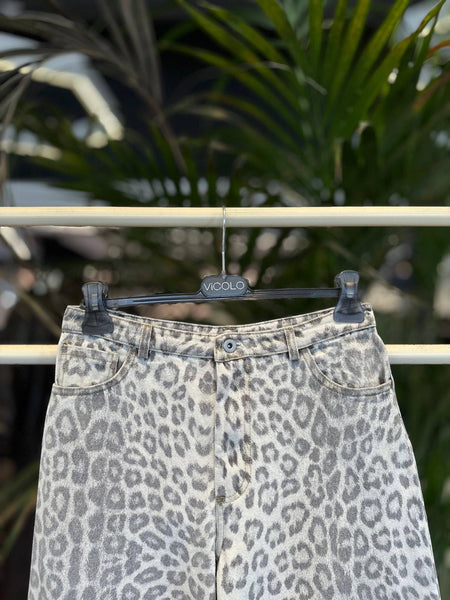 Rifle Leo Grey Vicolo – detail pásu a animal printu